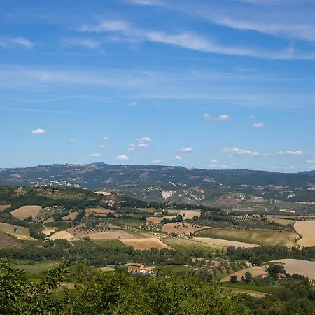 Dom wakacyjny Gorgeous In With Wifi Ficulle